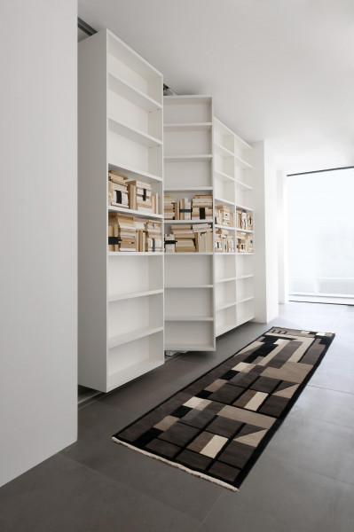 ALBED_LIBR_PRTSCORR_RI-VISTA_GIREVOLE_product_bookcase_wood_white_lacquered_2_low.jpg